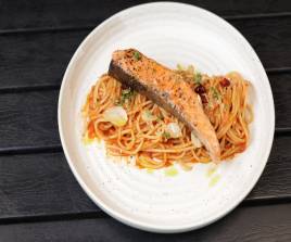 F 01 Salmon Arrabbiata Pasta